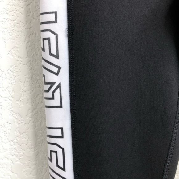 LF the Brand Ticker Tape Logo Leggings - Picture 3 of 9